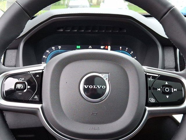 2025 Volvo XC90 Plus