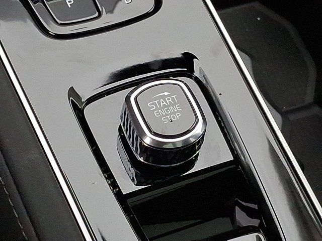 2025 Volvo XC90 Plus