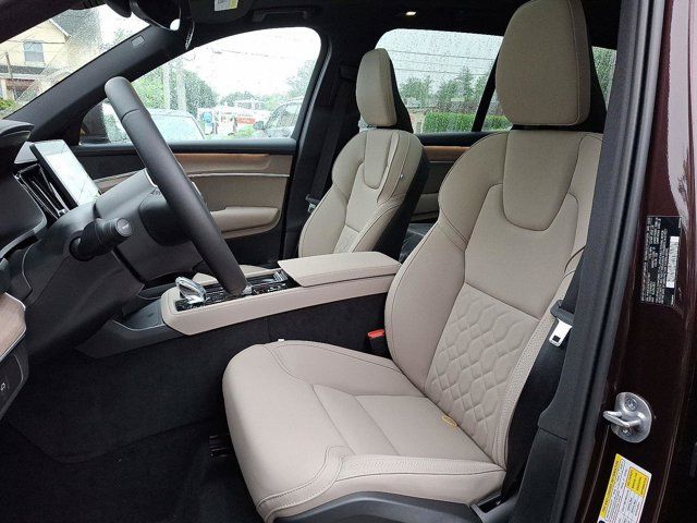 2025 Volvo XC90 Core