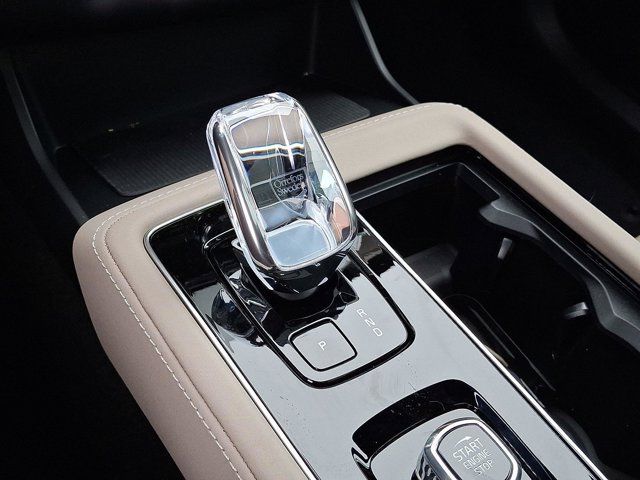 2025 Volvo XC90 Core
