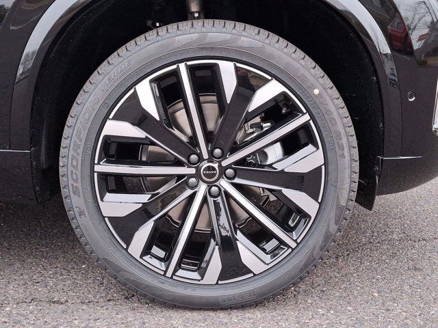 2025 Volvo XC90 Plus