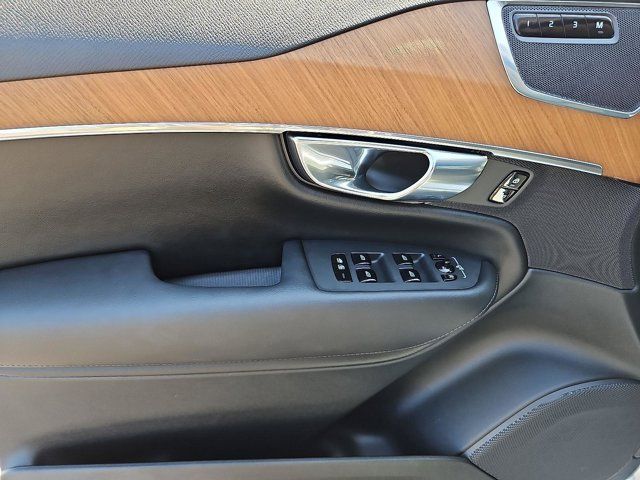 2025 Volvo XC90 Plus