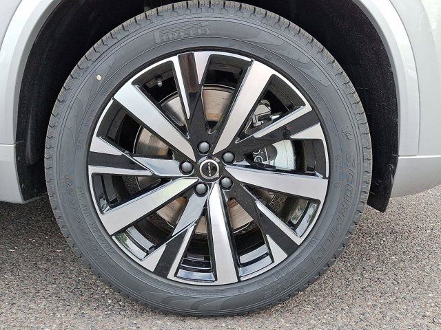 2025 Volvo XC90 Plug-In Hybrid Core