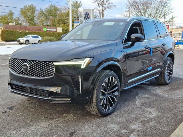 2025 Volvo XC90 Plug-In Hybrid Plus