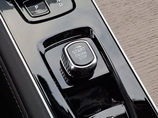 2025 Volvo XC90 Plug-In Hybrid Plus