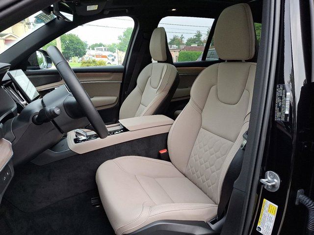 2025 Volvo XC90 Plug-In Hybrid Plus