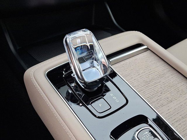 2025 Volvo XC90 Plug-In Hybrid Plus
