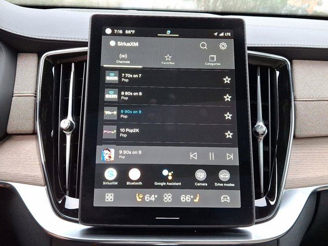 2025 Volvo XC90 Plug-In Hybrid Plus