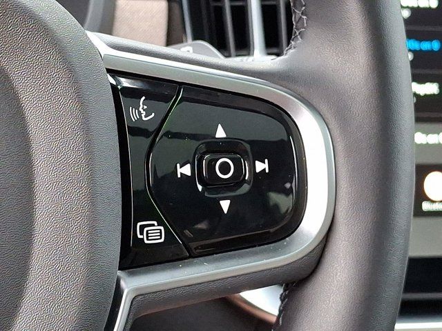 2025 Volvo XC90 Plug-In Hybrid Plus