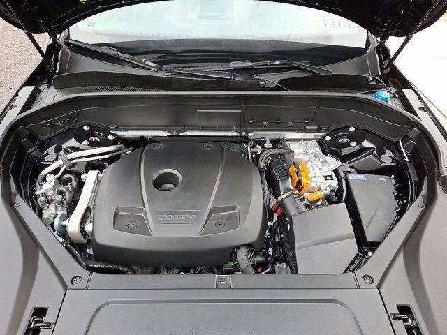 2025 Volvo XC90 Plug-In Hybrid Plus