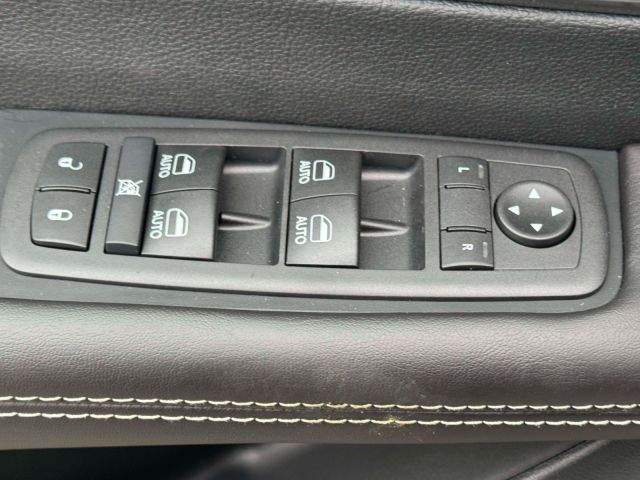 2026 Chrysler Pacifica Select FWD