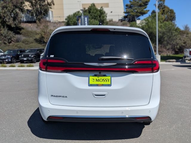 2026 Chrysler Pacifica Select 2026 Chrysler Pacifica Select