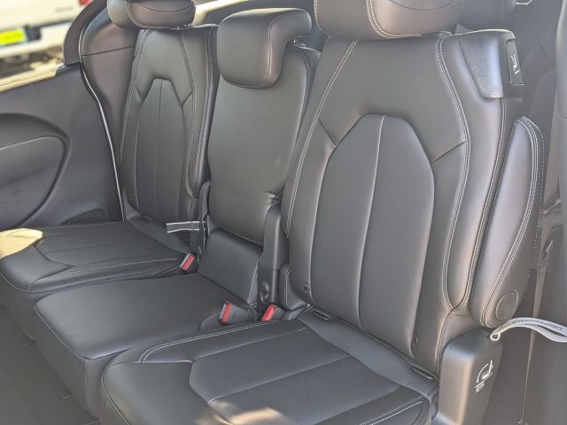 2026 Chrysler Pacifica Select 2026 Chrysler Pacifica Select