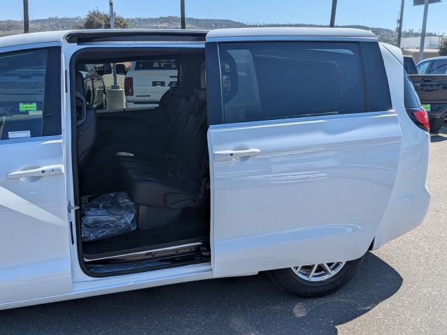 2026 Chrysler Pacifica Select 2026 Chrysler Pacifica Select