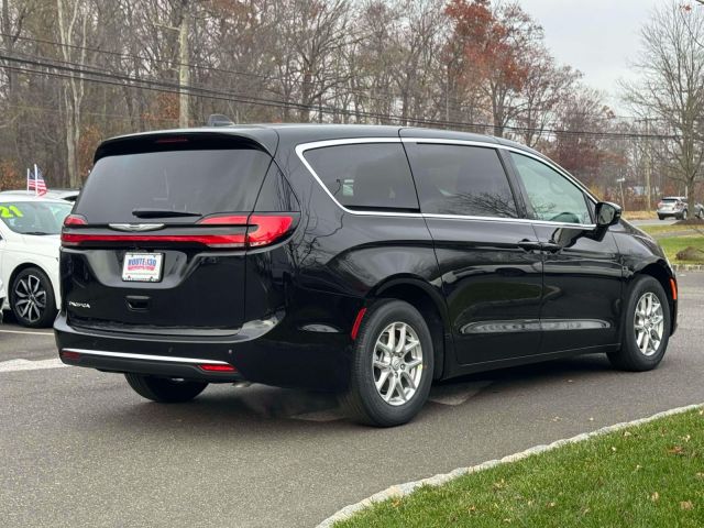 2026 Chrysler Pacifica Select FWD