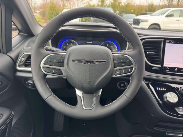 2026 Chrysler Pacifica Select FWD