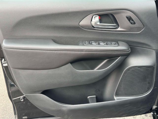 2026 Chrysler Pacifica Select FWD