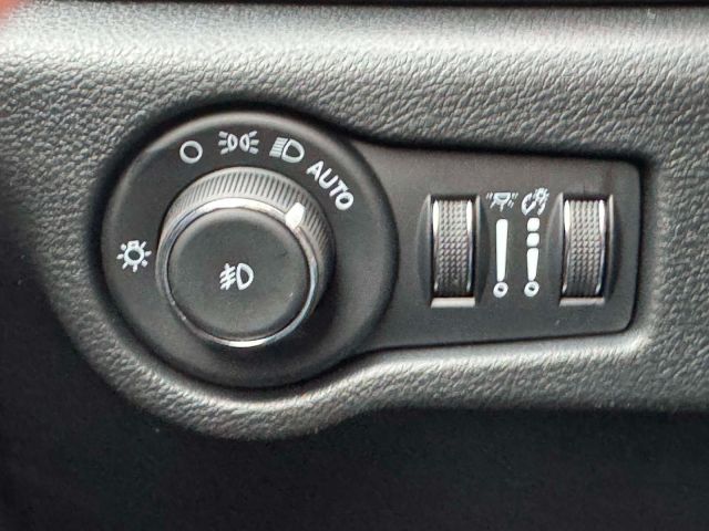 2026 Chrysler Pacifica Select FWD