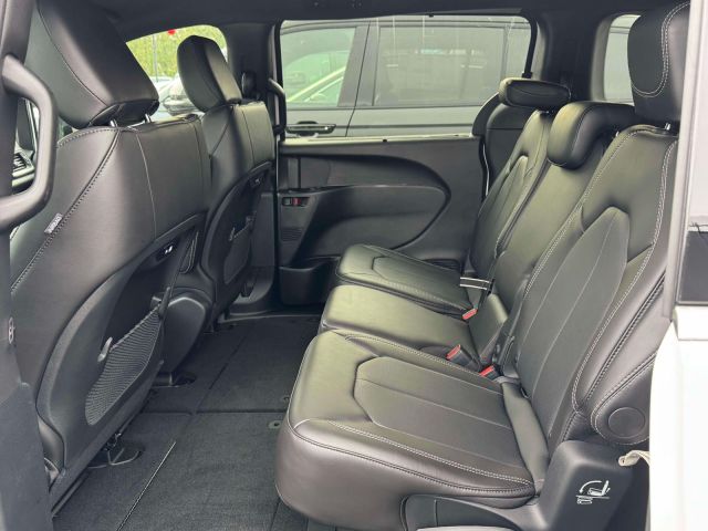 2026 Chrysler Pacifica Select FWD 2026 Chrysler Pacifica Select FWD