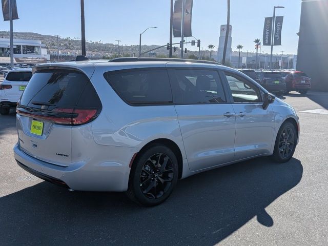 2026 Chrysler Pacifica Limited