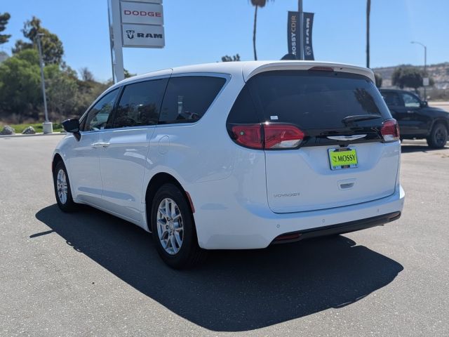 2026 Chrysler Voyager LX 2026 Chrysler Voyager LX