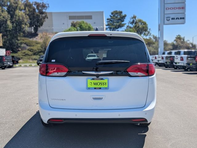 2026 Chrysler Voyager LX 2026 Chrysler Voyager LX