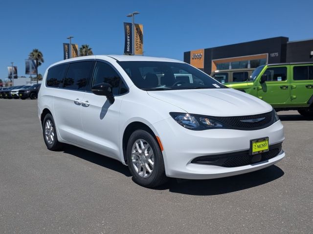 2026 Chrysler Voyager LX 2026 Chrysler Voyager LX