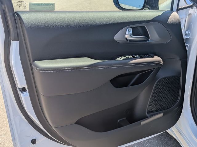 2026 Chrysler Voyager LX 2026 Chrysler Voyager LX