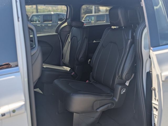 2026 Chrysler Voyager LX 2026 Chrysler Voyager LX