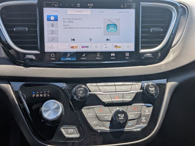 2026 Chrysler Voyager LX 2026 Chrysler Voyager LX