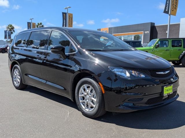 2026 Chrysler Voyager LX