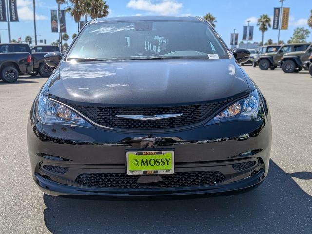 2026 Chrysler Voyager LX