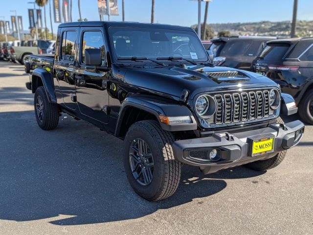 2026 Jeep Gladiator Sport S 2026 Jeep Gladiator Sport S