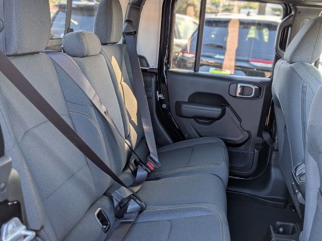 2026 Jeep Gladiator Sport S 2026 Jeep Gladiator Sport S