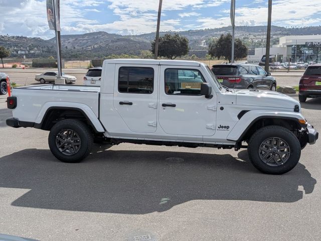 2026 Jeep Gladiator Sport S photo 4