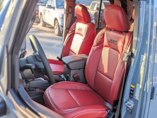 2026 Jeep Gladiator Sport S photo 3