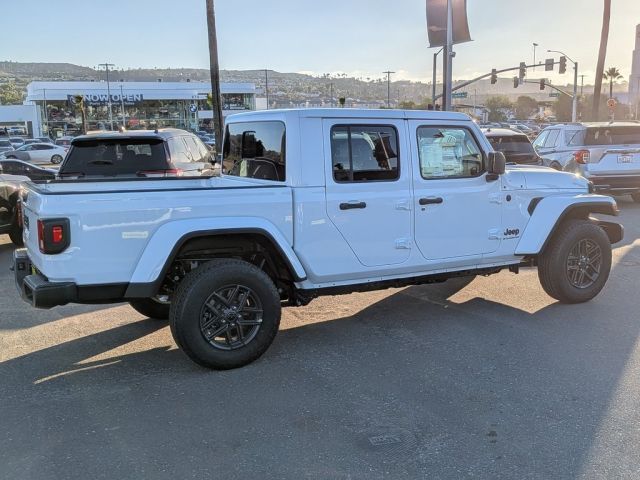 2026 Jeep Gladiator Sport S photo 3