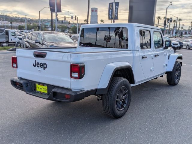 2026 Jeep Gladiator Sport S photo 3