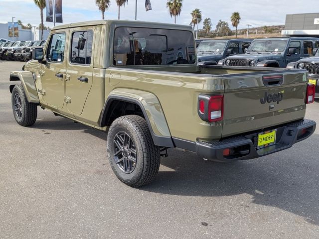 2026 Jeep Gladiator Sport S 2026 Jeep Gladiator Sport S