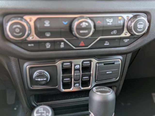 2026 Jeep Gladiator Sport S 2026 Jeep Gladiator Sport S