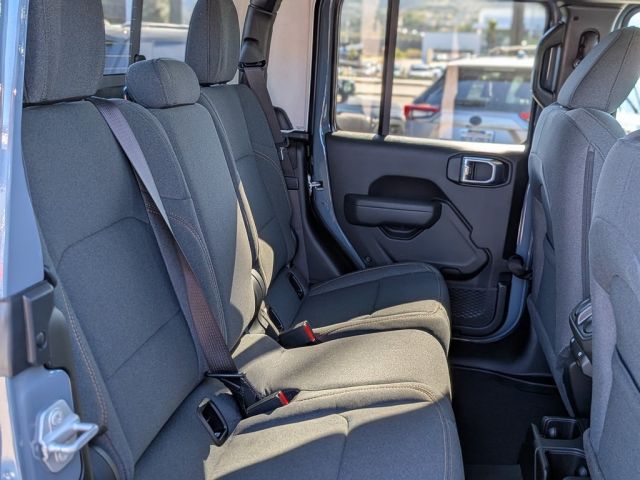 2026 Jeep Gladiator Sport S 2026 Jeep Gladiator Sport S