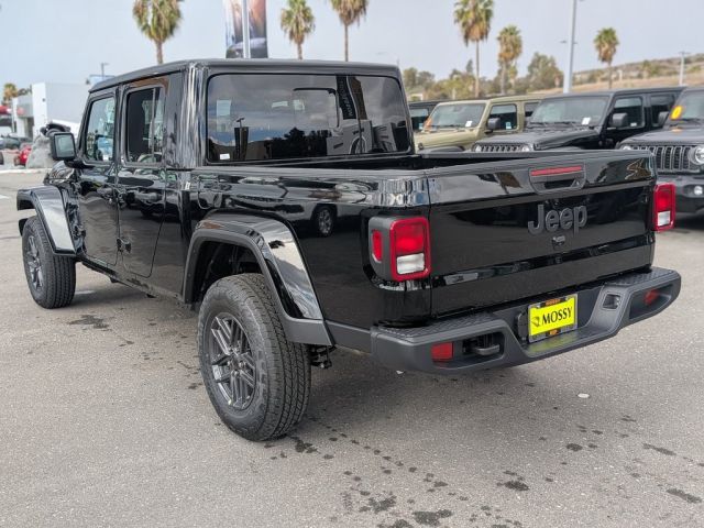 2026 Jeep Gladiator Sport S 2026 Jeep Gladiator Sport S