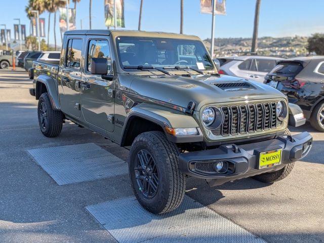 2026 Jeep Gladiator Sport S 2026 Jeep Gladiator Sport S