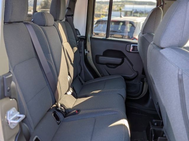 2026 Jeep Gladiator Sport S 2026 Jeep Gladiator Sport S