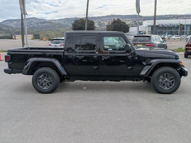 2026 Jeep Gladiator Sport S 2026 Jeep Gladiator Sport S