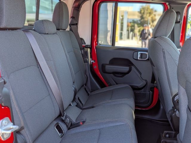 2026 Jeep Gladiator Sport S 2026 Jeep Gladiator Sport S