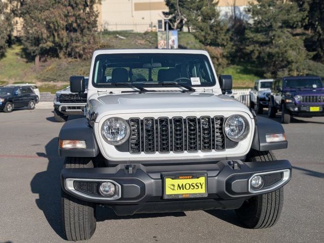 2026 Jeep Gladiator Sport