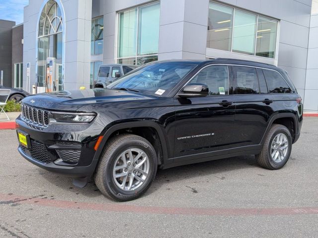 2026 Jeep Grand Cherokee Laredo 2026 Jeep Grand Cherokee Laredo