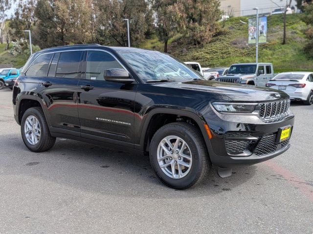 2026 Jeep Grand Cherokee Laredo 2026 Jeep Grand Cherokee Laredo