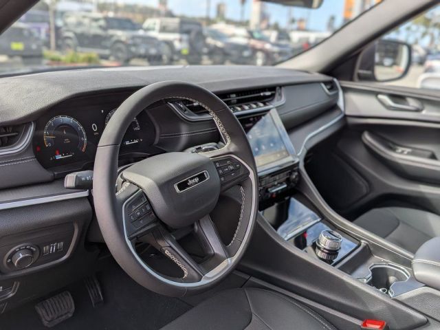 2026 Jeep Grand Cherokee Laredo 2026 Jeep Grand Cherokee Laredo